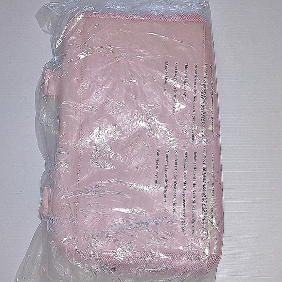 MISS GWEN's OMG! Accessories Weekend Quilted Medium Duffle Bag in Multi-pastels - Picture 7 of 7